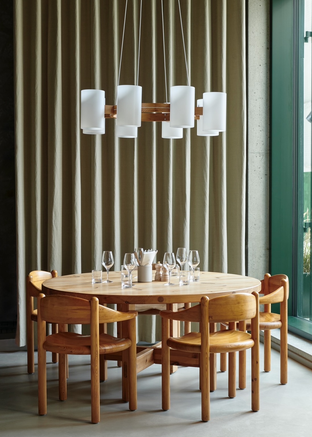 GUBI-Aamans-Genbo-Restaurant-Case5_HERO